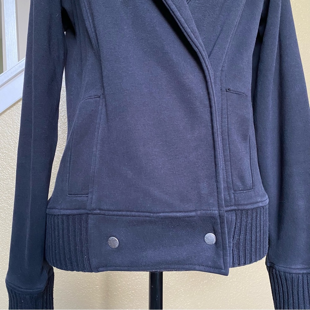 Roots Jacket - Picture 4 of 12